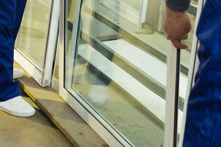 Commercial Glass Repair Technician in Westchester, FL